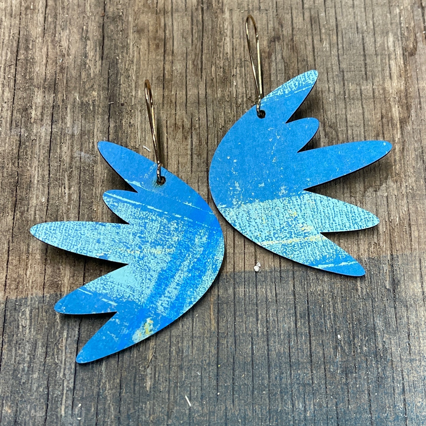 Splash Earrings Short Wire